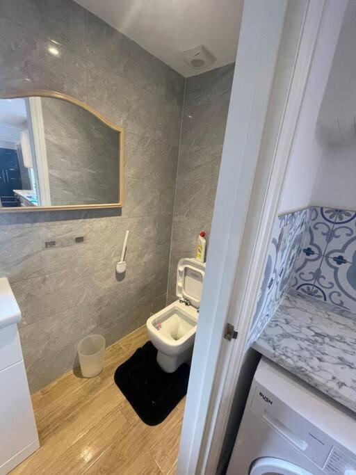 One Bedroom Annex With Private Entrance Morden  Kültér fotó